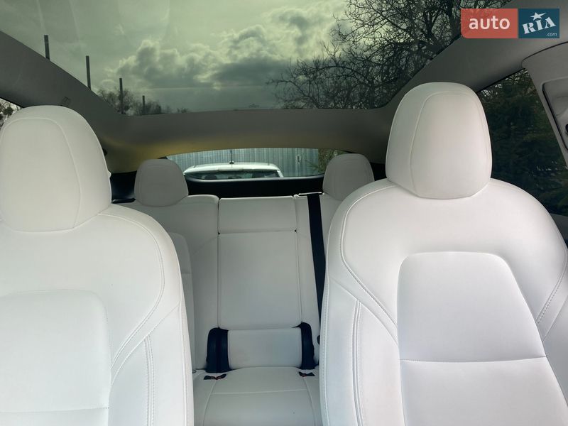 Позашляховик / Кросовер Tesla Model Y 2021 в Рівному