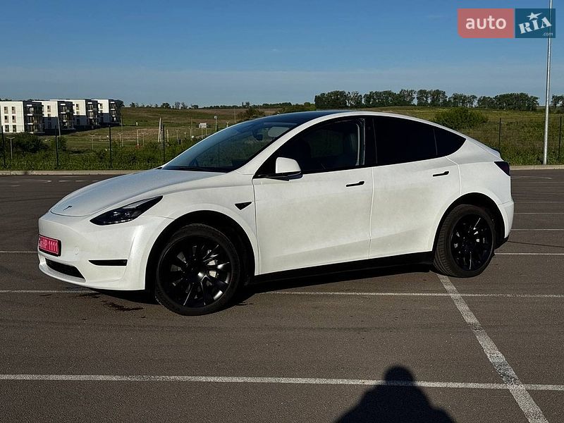Внедорожник / Кроссовер Tesla Model Y 2023 в Киеве