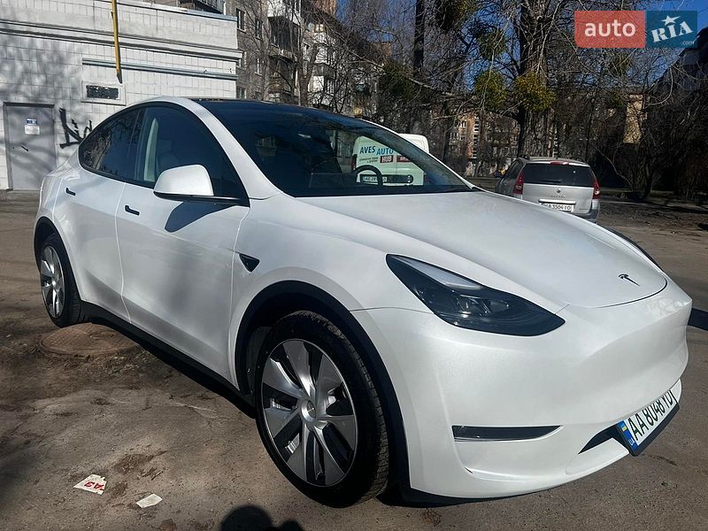 Внедорожник / Кроссовер Tesla Model Y 2023 в Киеве