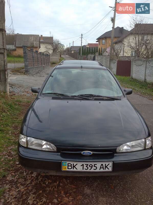 Универсал Ford Mondeo 1995 в Городке