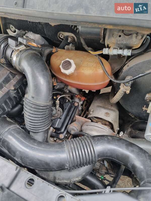 Грузопассажирский фургон Opel Movano 2004 в Николаеве