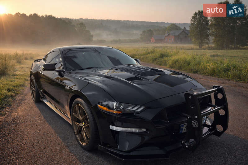 Купе Ford Mustang 2018 в Киеве Купе Ford Mustang 2018 в Киеве