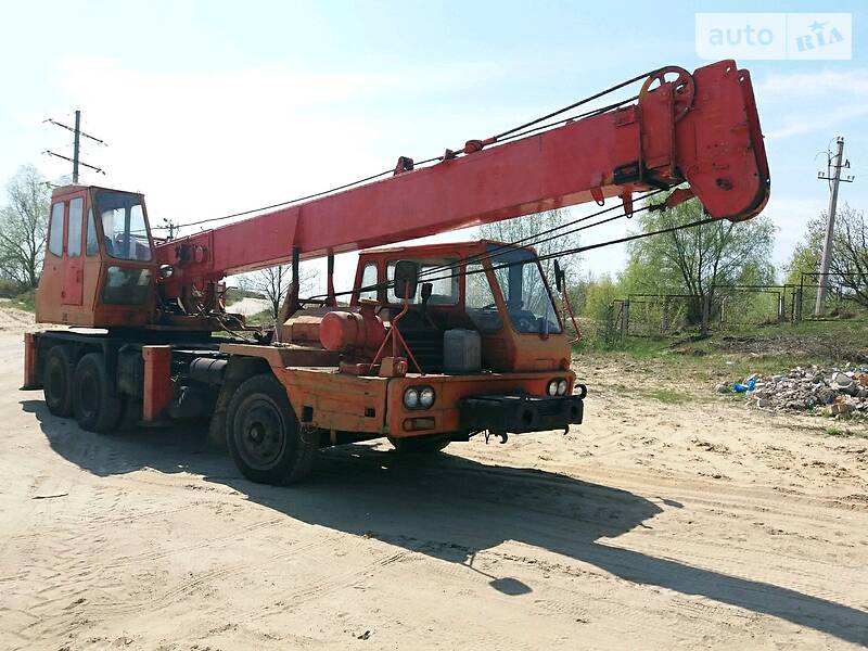 Автокран Kato NK 1982 в Киеве Автокран Kato NK 1982 в Киеве