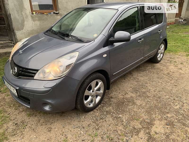 Хэтчбек Nissan Note 2011 в Ужгороде Хэтчбек Nissan Note 2011 в Ужгороде
