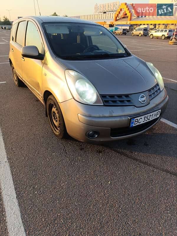 Хэтчбек Nissan Note 2008 в Львове Хэтчбек Nissan Note 2008 в Львове