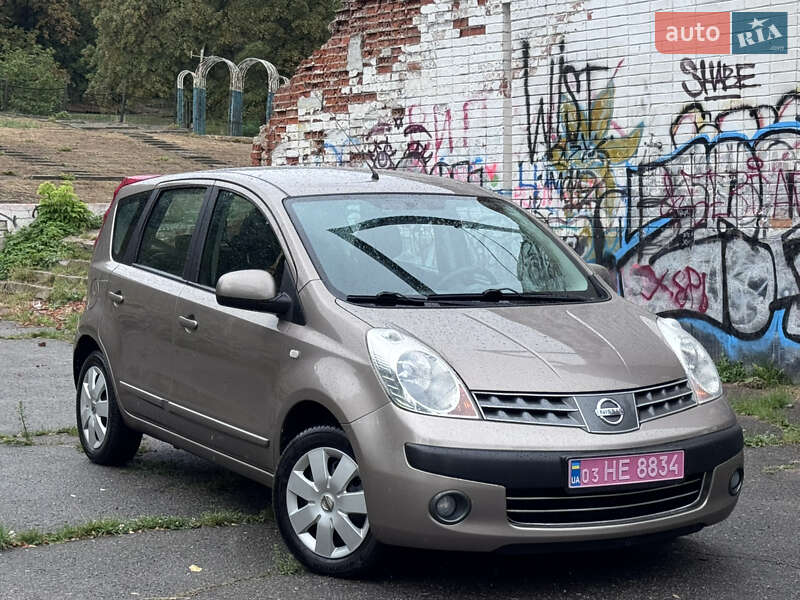 Хэтчбек Nissan Note 2006 в Полтаве Хэтчбек Nissan Note 2006 в Полтаве