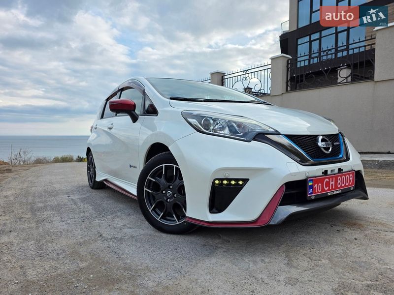 Хэтчбек Nissan Note 2017 в Одессе Хэтчбек Nissan Note 2017 в Одессе