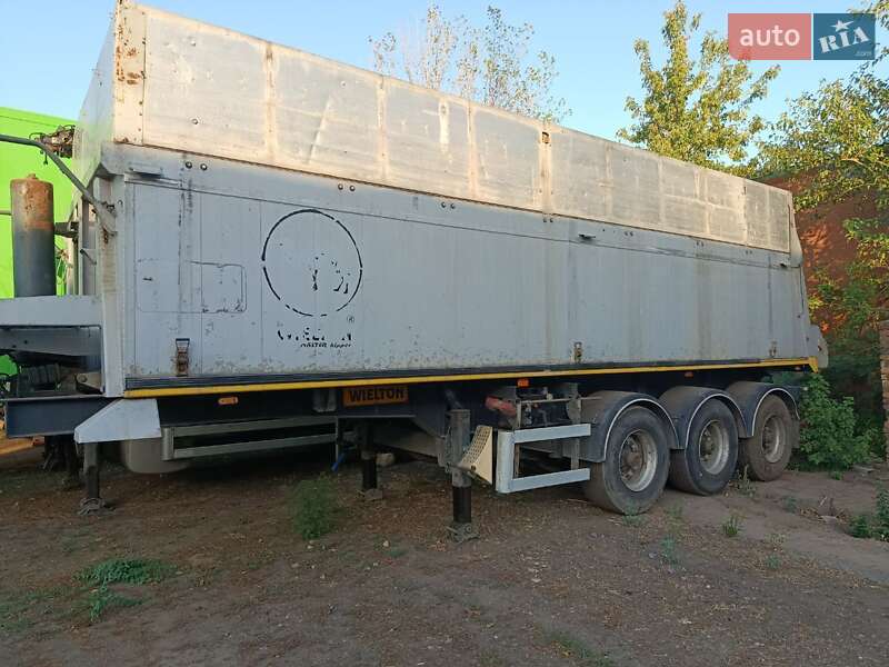 Самоскид напівпричіп Wielton NW 2007 в Білгороді-Дністровському
