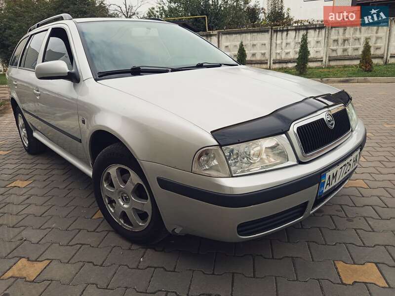 Универсал Skoda Octavia 2003 в Звягеле