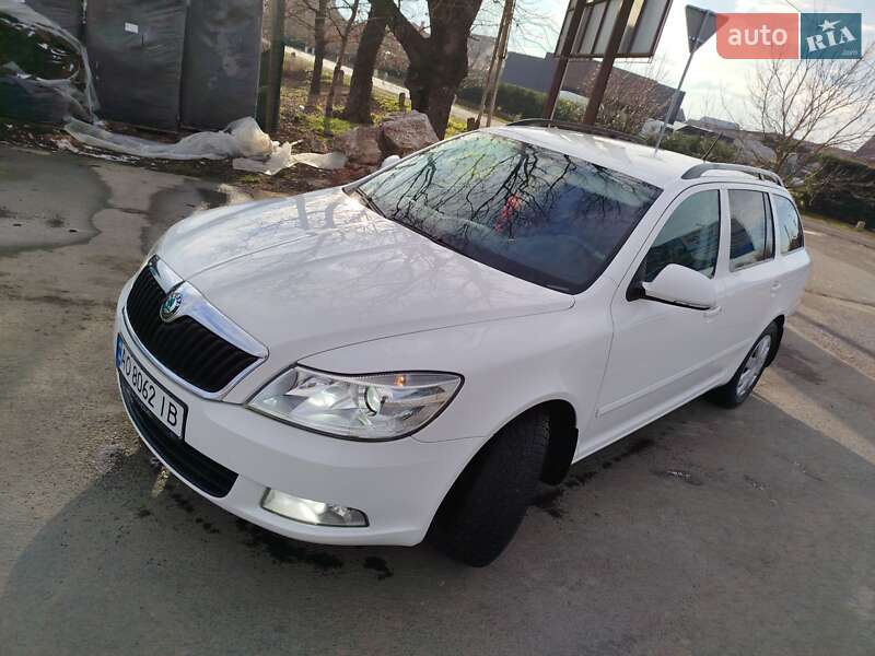 Универсал Skoda Octavia 2012 в Виноградове