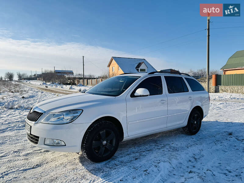 Универсал Skoda Octavia 2012 в Ромнах