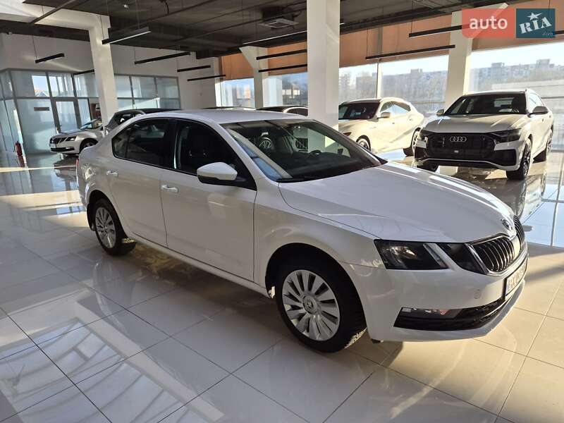 Лифтбек Skoda Octavia 2017 в Хмельницком