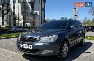 Універсал Skoda Octavia 2009 в Пустомитах