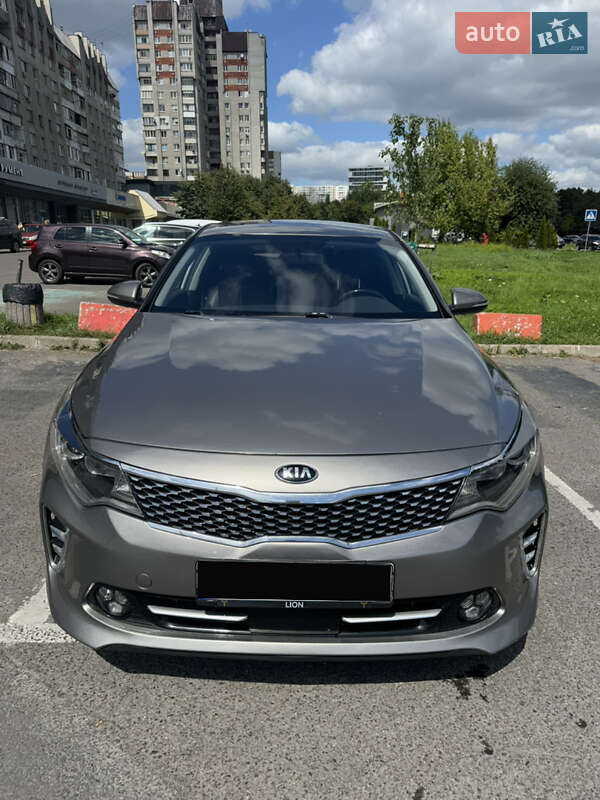 Седан Kia Optima 2016 в Львове