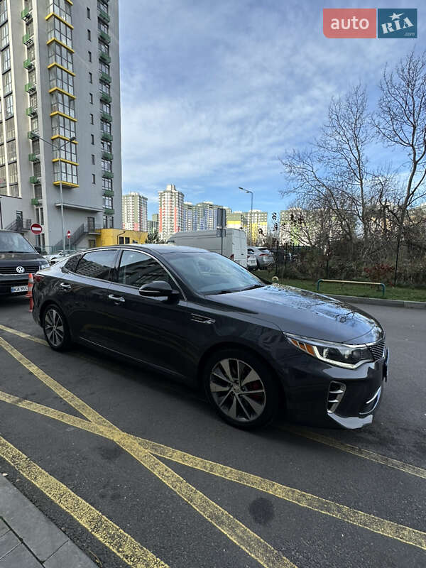 Седан Kia Optima 2017 в Киеве