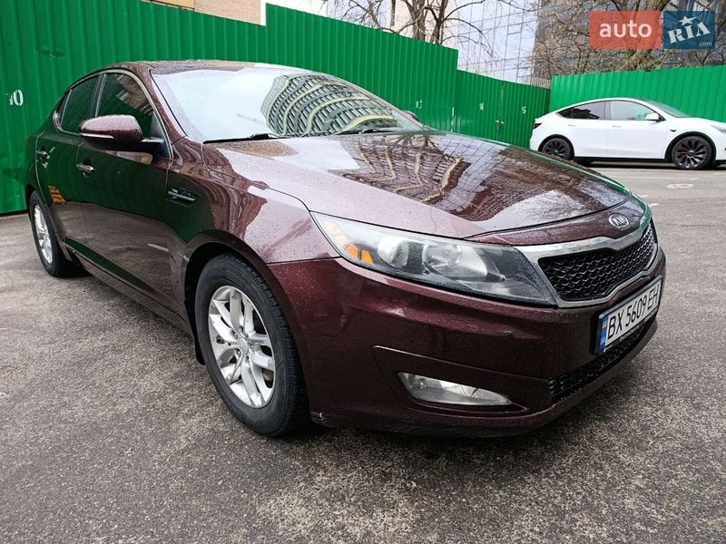 Седан Kia Optima 2011 в Киеве