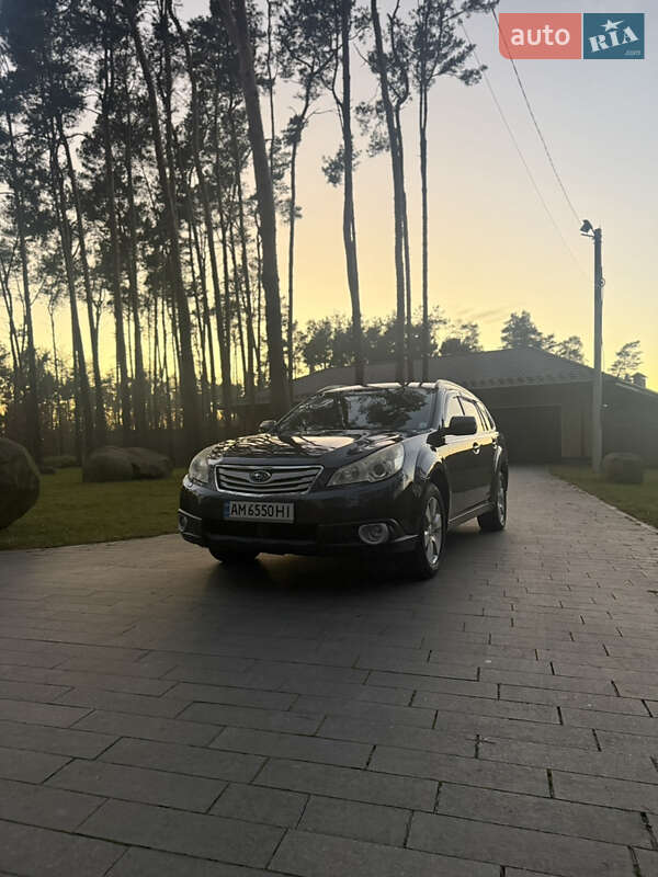 Універсал Subaru Outback 2011 в Житомирі