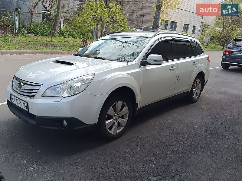 Универсал Subaru Outback 2011 в Киеве