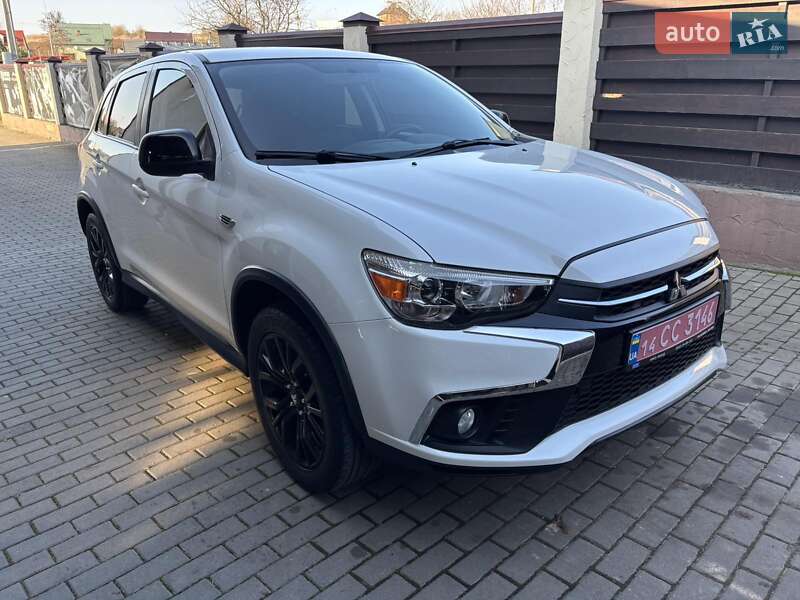 Внедорожник / Кроссовер Mitsubishi Outlander Sport 2018 в Львове Внедорожник / Кроссовер Mitsubishi Outlander Sport 2018 в Львове