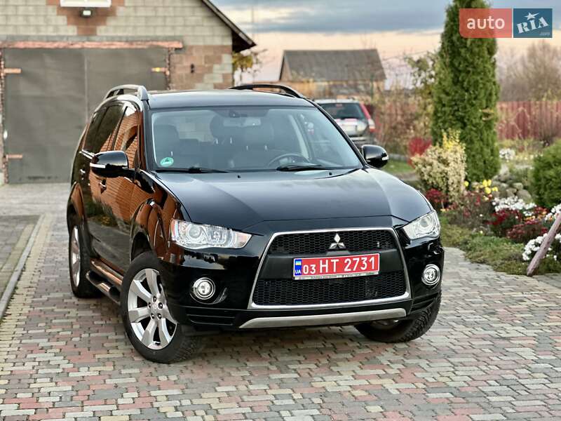 Внедорожник / Кроссовер Mitsubishi Outlander XL 2012 в Владимирце