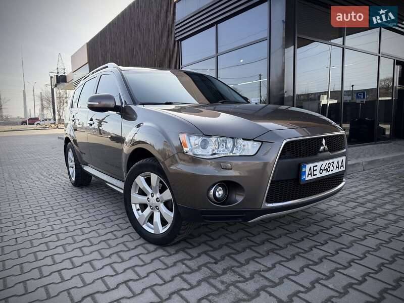Внедорожник / Кроссовер Mitsubishi Outlander XL 2011 в Днепре