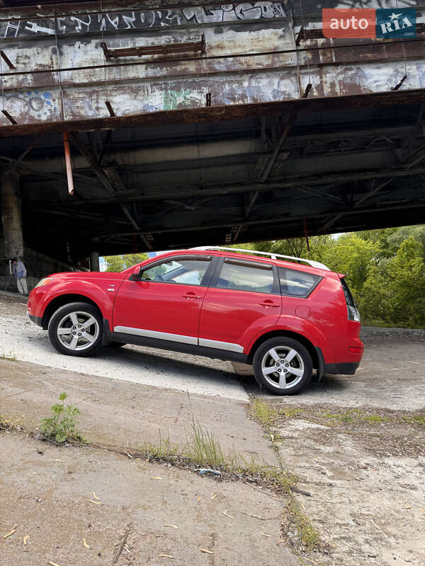 Внедорожник / Кроссовер Mitsubishi Outlander 2007 в Киеве