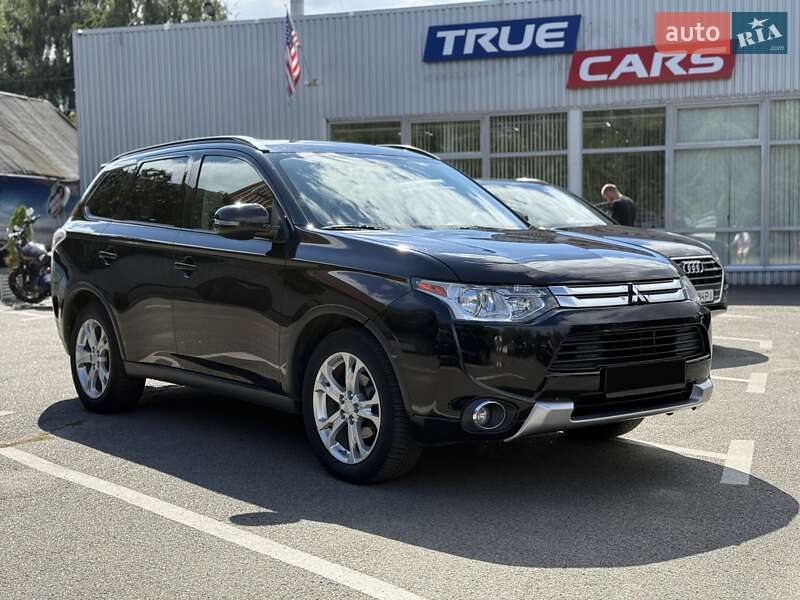 Внедорожник / Кроссовер Mitsubishi Outlander 2014 в Киеве