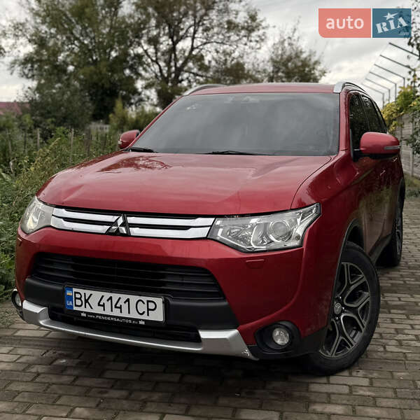 Внедорожник / Кроссовер Mitsubishi Outlander 2014 в Ровно Внедорожник / Кроссовер Mitsubishi Outlander 2014 в Ровно
