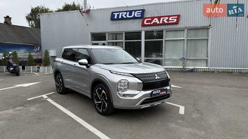 Внедорожник / Кроссовер Mitsubishi Outlander 2022 в Киеве