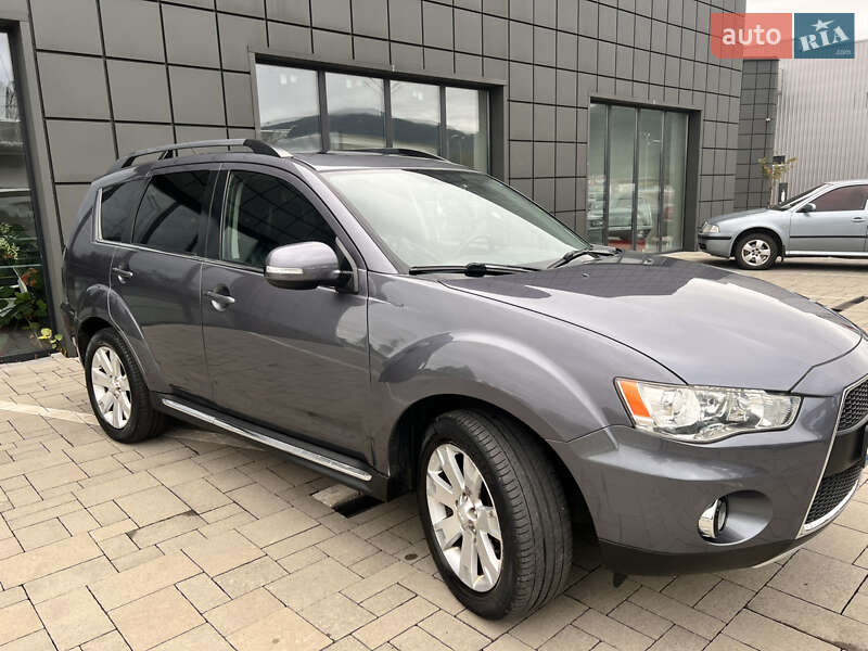 Внедорожник / Кроссовер Mitsubishi Outlander 2012 в Тячеве