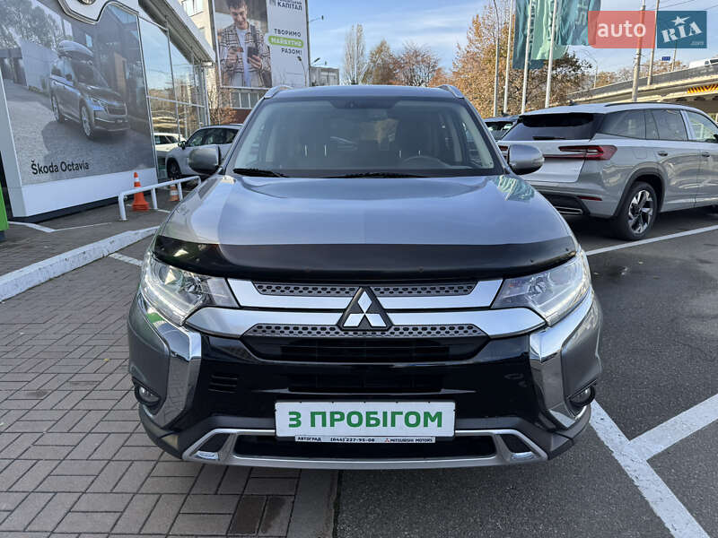 Внедорожник / Кроссовер Mitsubishi Outlander 2018 в Киеве