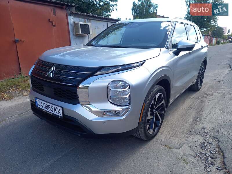 Позашляховик / Кросовер Mitsubishi Outlander 2022 в Черкасах