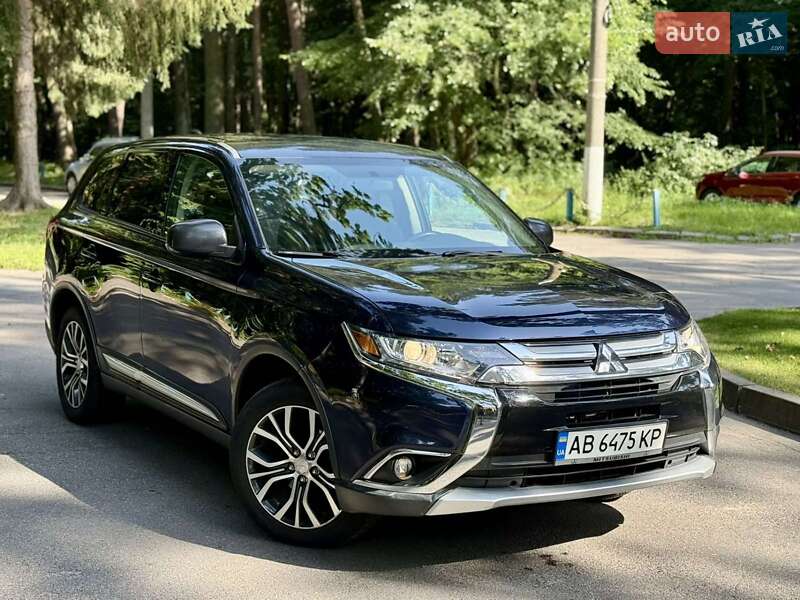 Внедорожник / Кроссовер Mitsubishi Outlander 2017 в Новояворовске Внедорожник / Кроссовер Mitsubishi Outlander 2017 в Новояворовске