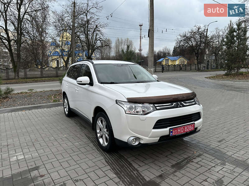 Внедорожник / Кроссовер Mitsubishi Outlander 2013 в Хмельницком