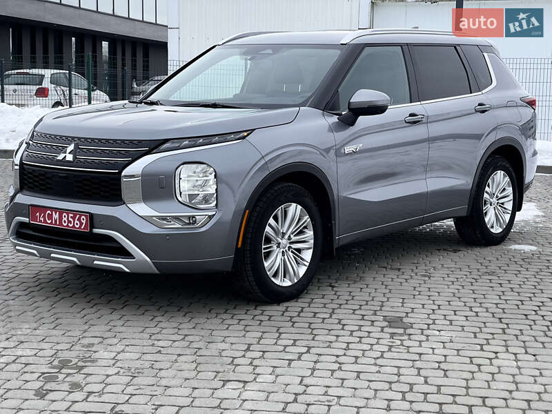 Внедорожник / Кроссовер Mitsubishi Outlander 2024 в Львове