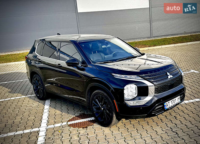 Внедорожник / Кроссовер Mitsubishi Outlander 2021 в Ивано-Франковске