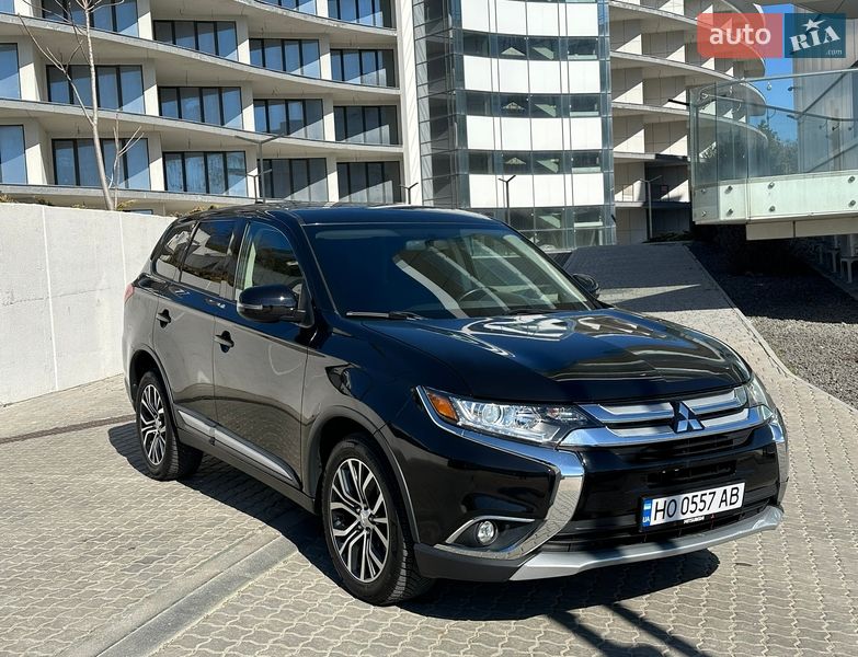 Внедорожник / Кроссовер Mitsubishi Outlander 2018 в Одессе