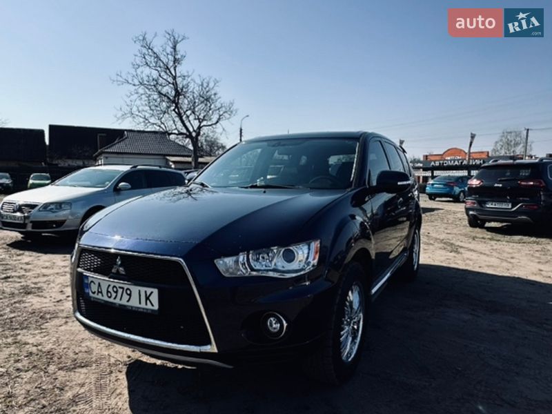 Внедорожник / Кроссовер Mitsubishi Outlander 2011 в Смеле Внедорожник / Кроссовер Mitsubishi Outlander 2011 в Смеле