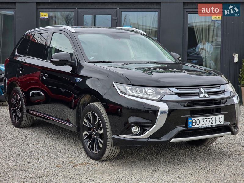 Внедорожник / Кроссовер Mitsubishi Outlander 2016 в Тернополе