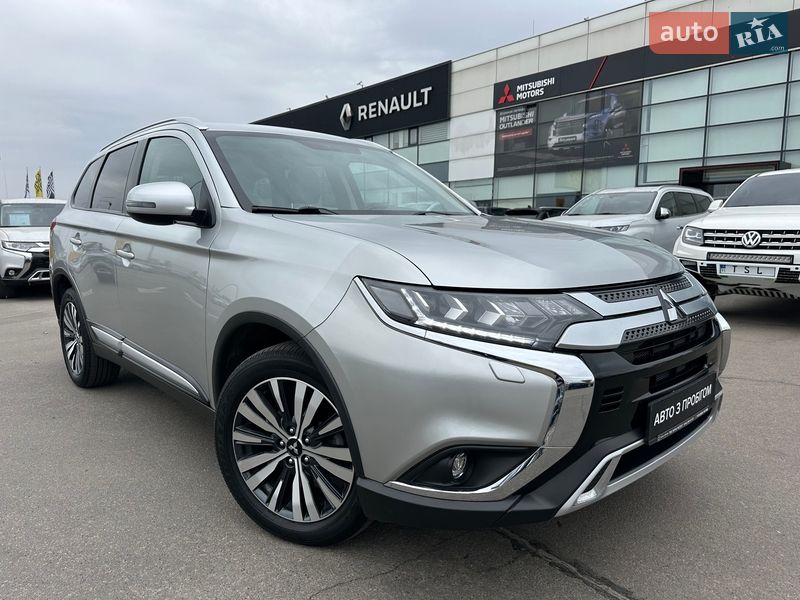 Внедорожник / Кроссовер Mitsubishi Outlander 2022 в Киеве
