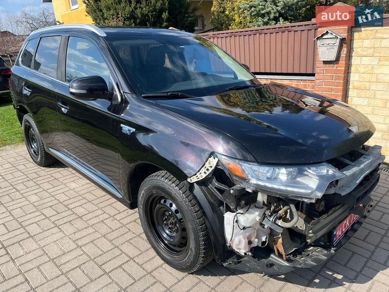 Внедорожник / Кроссовер Mitsubishi Outlander 2019 в Львове