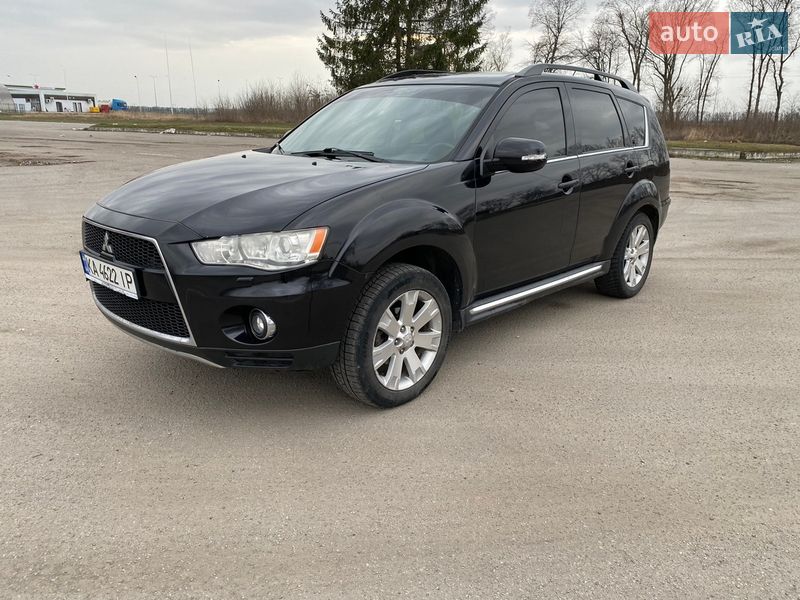 Внедорожник / Кроссовер Mitsubishi Outlander 2010 в Чернигове