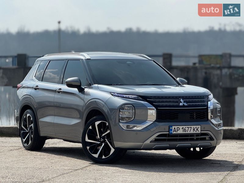 Внедорожник / Кроссовер Mitsubishi Outlander 2021 в Запорожье