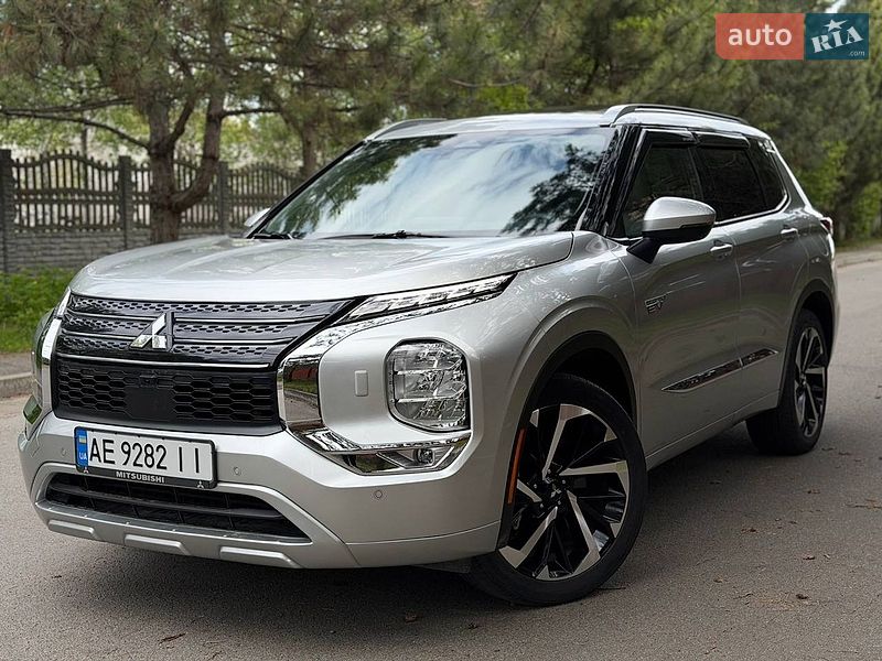 Внедорожник / Кроссовер Mitsubishi Outlander 2022 в Днепре