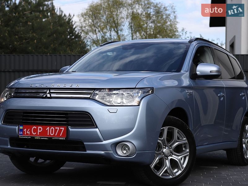 Внедорожник / Кроссовер Mitsubishi Outlander 2014 в Дрогобыче