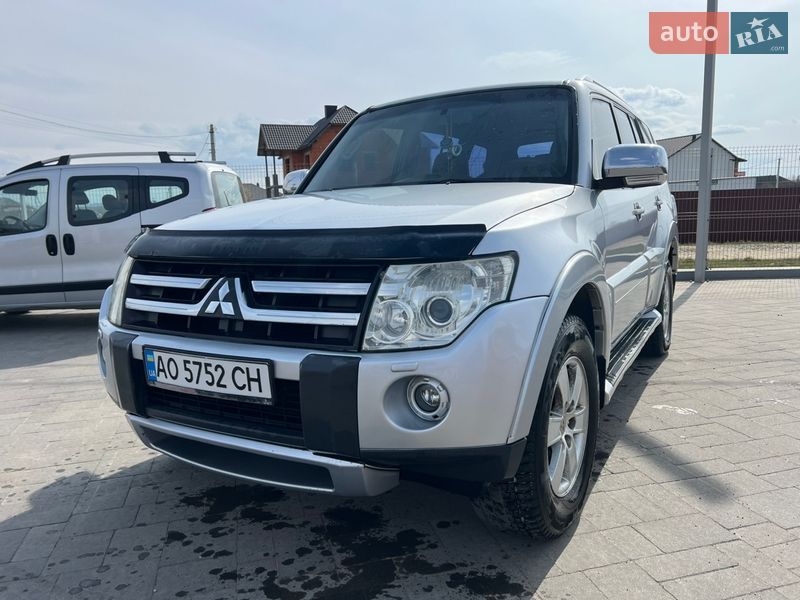 Позашляховик / Кросовер Mitsubishi Pajero Wagon 2006 в Хусті