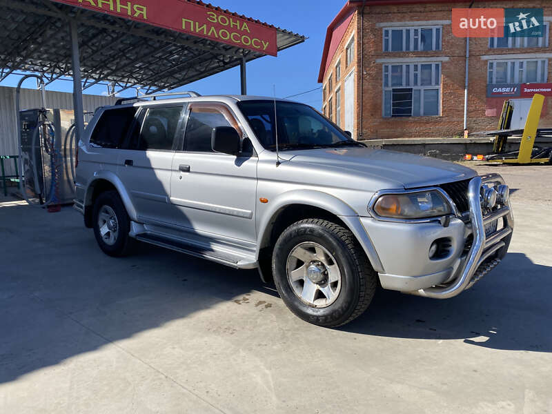 Внедорожник / Кроссовер Mitsubishi Pajero 2002 в Сумах