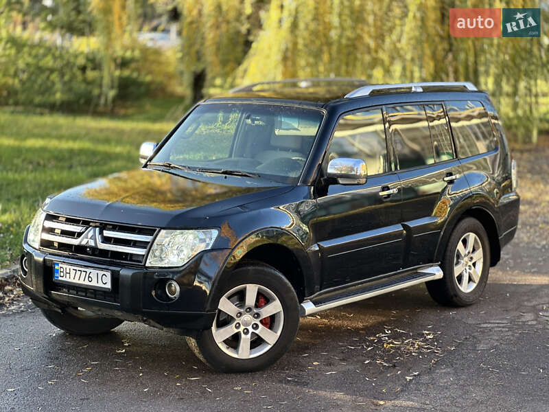 Внедорожник / Кроссовер Mitsubishi Pajero 2007 в Киеве