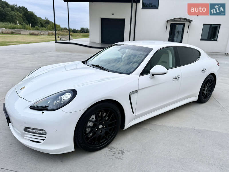 Фастбэк Porsche Panamera 2011 в Луцке Фастбэк Porsche Panamera 2011 в Луцке