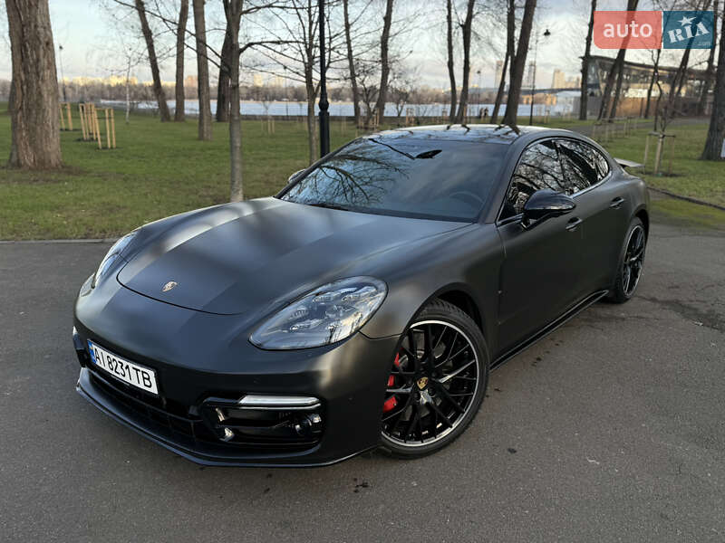 Фастбэк Porsche Panamera 2017 в Киеве